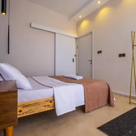 6 Kisilik Harika Dogada Ozel Havuzlu Villa, Mugla-awz215 페티예